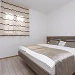 Crnekovic Tomislava 8 Baška