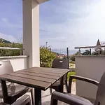 Crnekovic Tomislava 8 Baška