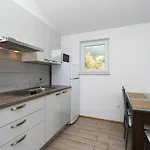 Crnekovic Tomislava 8 Baška