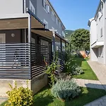 Crnekovic Tomislava 8 * Baška