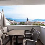 Crnekovic Tomislava 8 * Baška