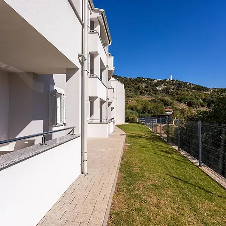 Crnekovic Tomislava 8 Apartman *