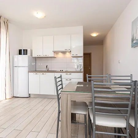 Crnekovic Tomislava 8 Apartament Baška