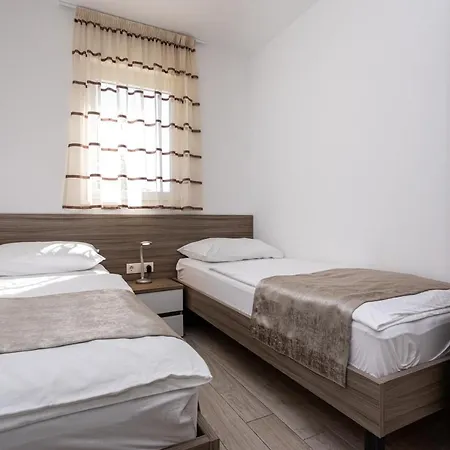 Crnekovic Tomislava 8 * Baška