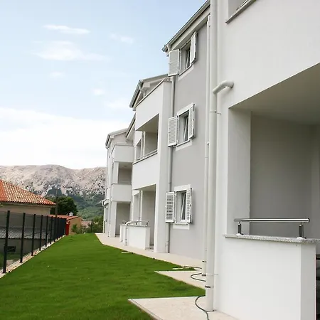 Apartment Crnekovic Tomislava 8