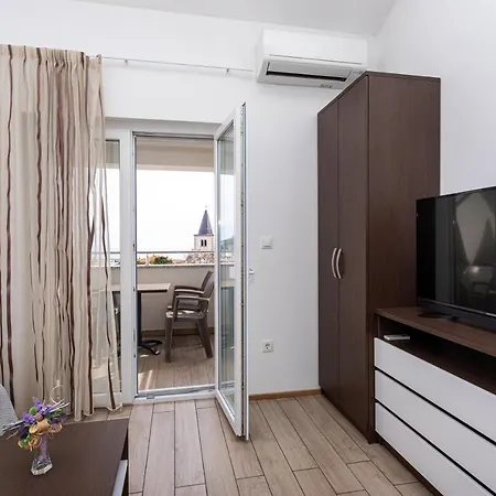 Crnekovic Tomislava 8 Apartment Baška