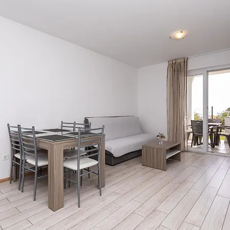 Crnekovic Tomislava 8 Apartment