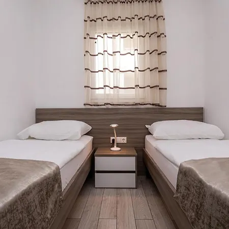 Apartment Crnekovic Tomislava 8