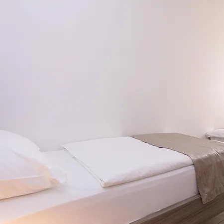 Crnekovic Tomislava 8 Apartment *