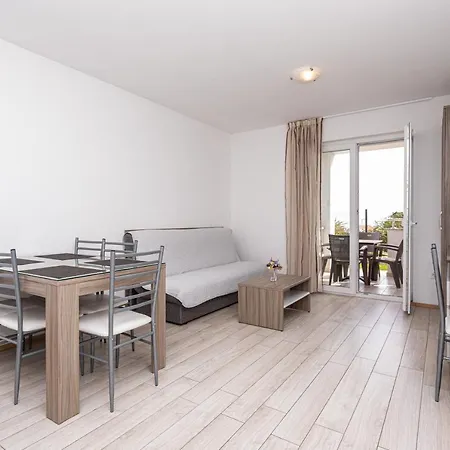 Crnekovic Tomislava 8 Apartment Baška