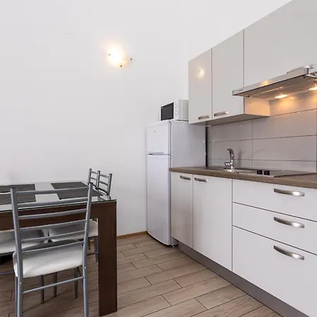 Apartment Crnekovic Tomislava 8 Baška