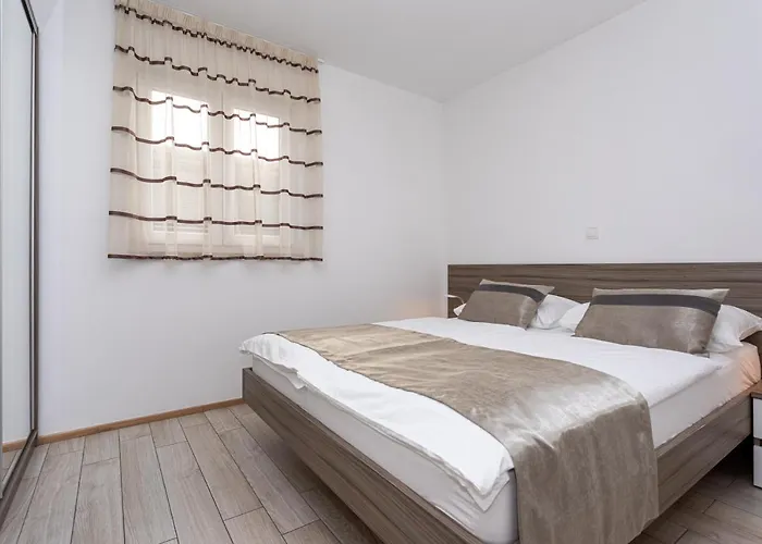 Crnekovic Tomislava 8 Baška