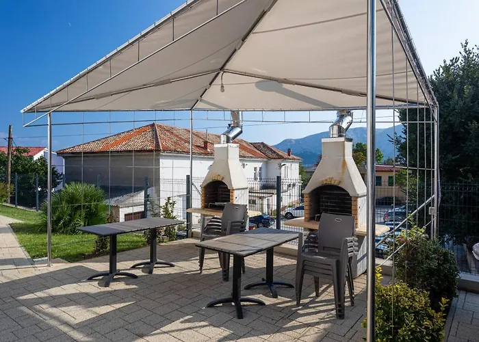 Crnekovic Tomislava 8 Apartman *