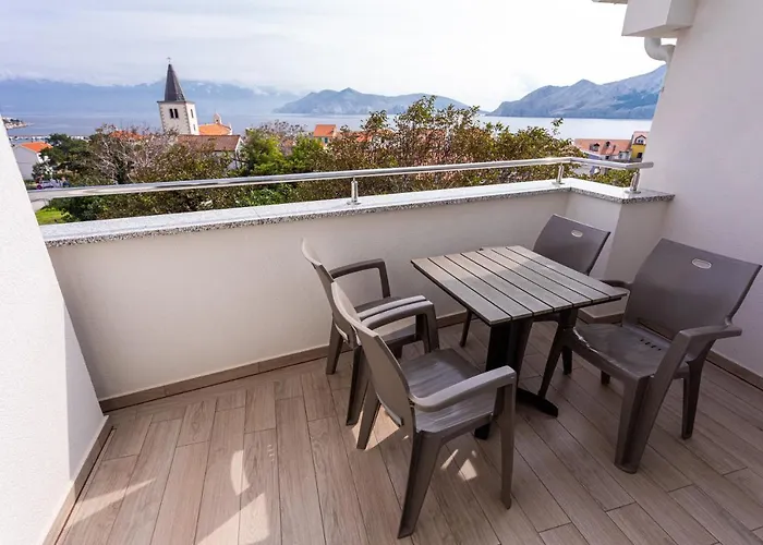 Crnekovic Tomislava 8 Baška