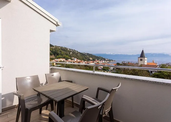 Apartman Crnekovic Tomislava 8 *