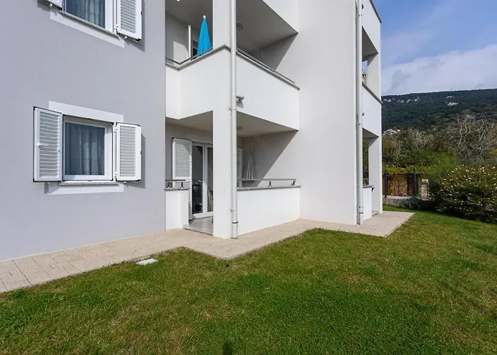 Crnekovic Tomislava 8 * Baška