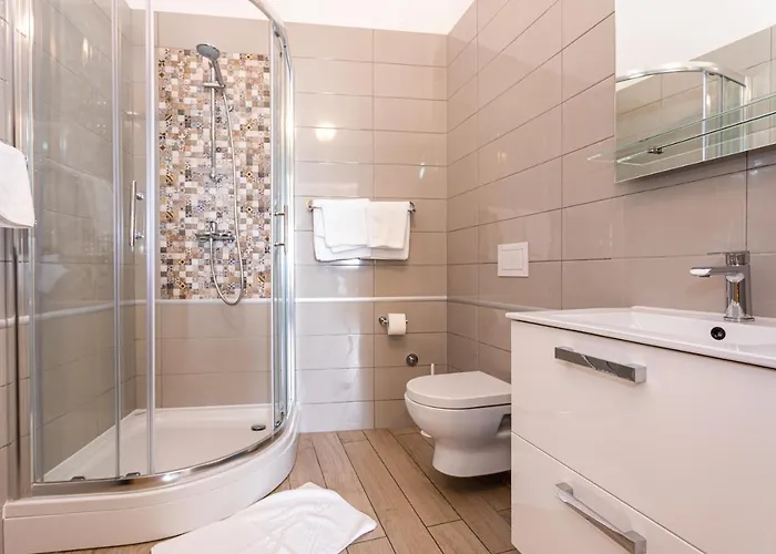 Apartman Crnekovic Tomislava 8 *