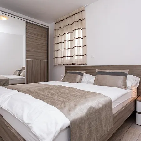 Crnekovic Tomislava 8 * Baška