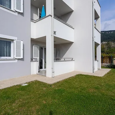 Crnekovic Tomislava 8 * Baška