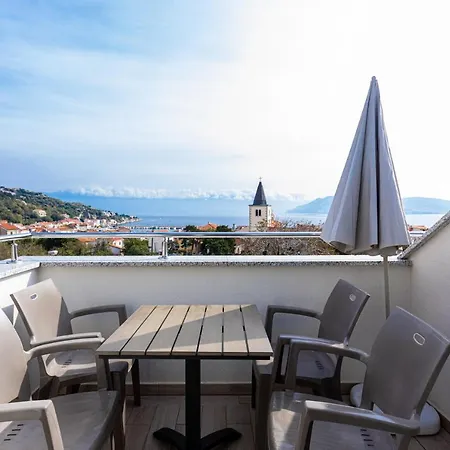 Crnekovic Tomislava 8 *