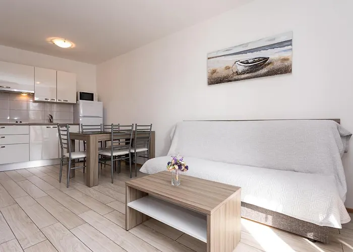 Crnekovic Tomislava * Baška